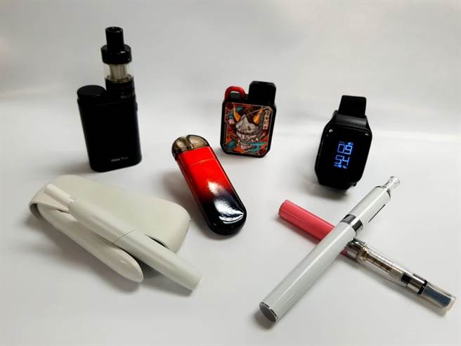 新北业者卖电子烟给18岁以下青少年，8月6日起最高罚5万。(新北市卫生局提供)