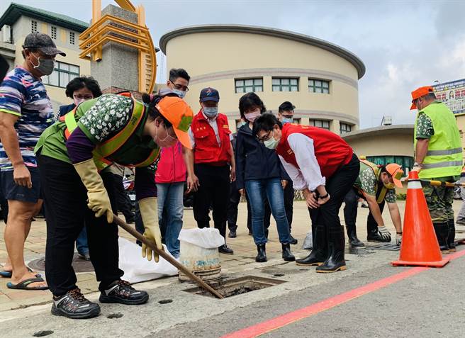 烟花颱风进逼台湾，高雄市全力执行防颱准备工作。（图／高雄市政府提供）