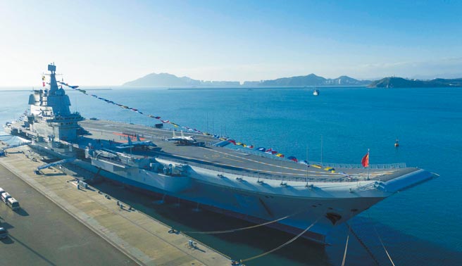 中国人民解放军海军山东舰。（新华社）