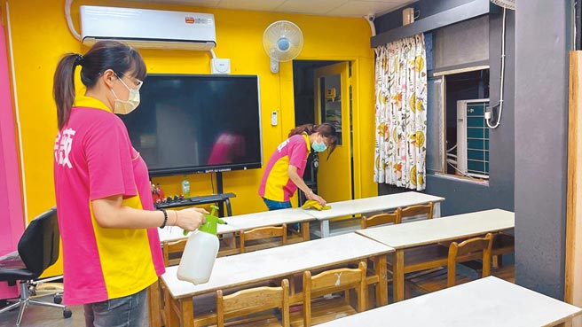 補教業者爭取7月27日接種過疫苗的教師復課，並允諾將做好防疫相關措施與清潔消毒作業。（中華民國補習教育協會提供／林欣儀台中傳真）