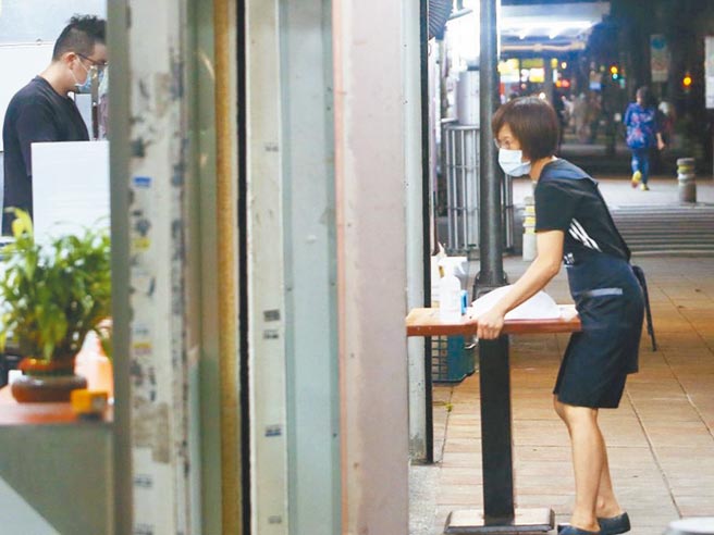 台北市万华区在这波疫情下沦为重灾区，除先前经济部针对业者的补助，市长柯文哲21日公布加码补助方案，未来将在中央补贴的基础下，多给予1成的加码。（本报资料照片）