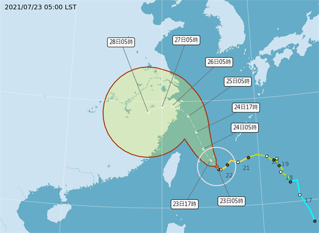 中度颱风烟花缓步逼近，暴风圈逐渐接近台湾。（图取自气象局网页）
