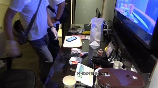 桃园市「特殊交友圈」再传染给家人、同事，从6月至今已经累积40人确诊，警方大动作查缉138家汽车旅馆。（警方提供／赖佑维桃园传真）