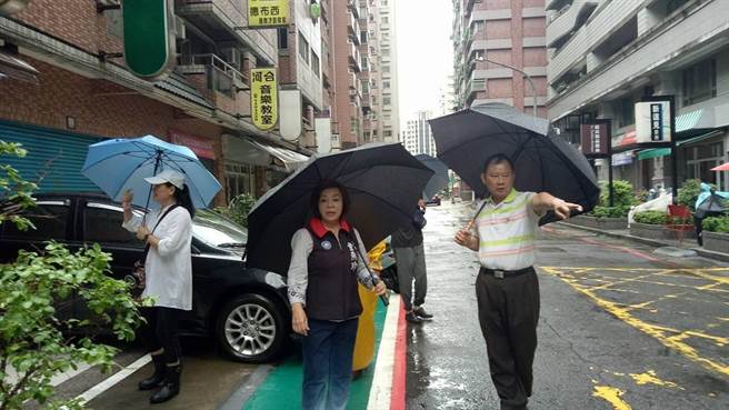 對於民眾涉水疑觸電死亡，國民黨團總召童燕珍（ｌ　）23日表示，這是不該發生的悲劇。