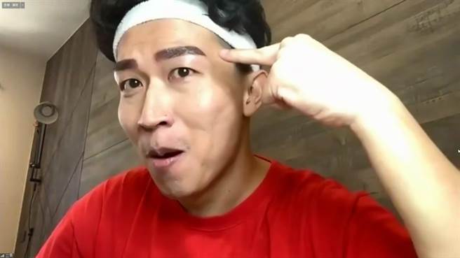 张立东日前刚用好雾眉，顏色有些不自然。（台视提供）