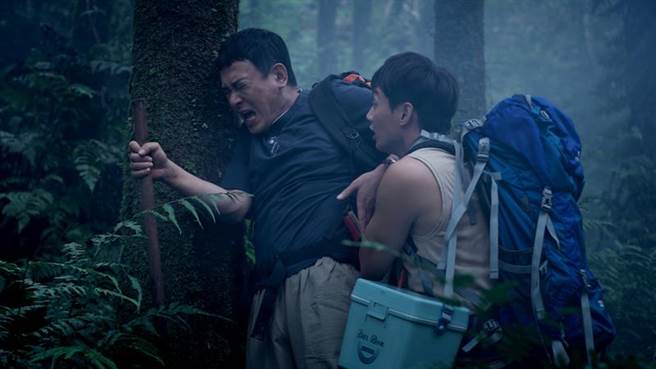 王识贤剧中腰伤復发。（东森、映画提供）