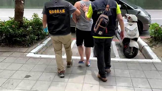 警方将张嫌等9人逮捕送办。（翻摄照片／林郁平台北传真）