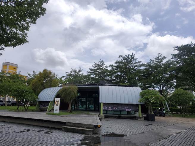 斗六市精华区段上的柚子馆将重新定位，从咖啡厅、餐厅转型为云林良品橱窗。（周丽兰摄）