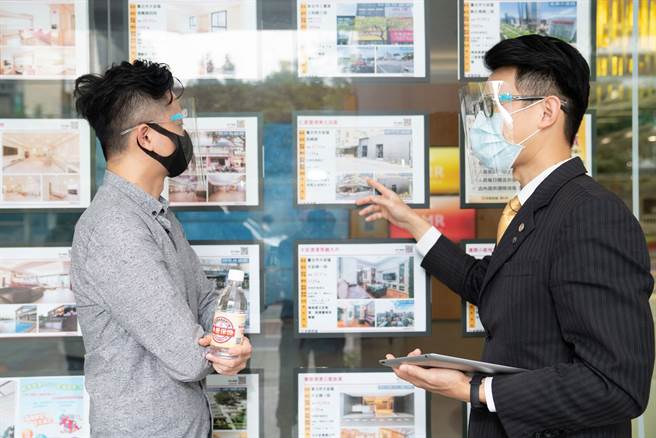 永庆房屋针对每一位买方提供专业且完整的谘询服务，并仔细把关所有房地产资讯。(图/永庆房屋提供)