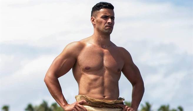 (圖片來源：Pita Taufatofua個人IG/pita_tofua)