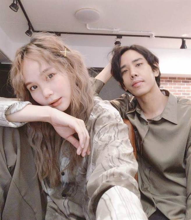 利得汇（左）、沈志方交往10年感情甜蜜。（摘自慢慢说IG）