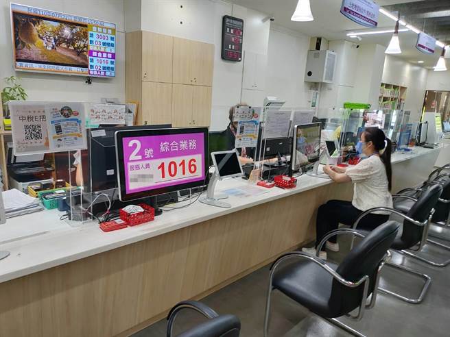 烟花颱风造成灾害损失租税减免，台中市地税局提醒民眾30日内可提出申请。（台中市政府提供）