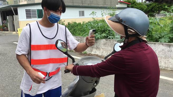 针对中央宣布疫情警戒降级，台东加路兰部落盼游客勿进入部落。（蔡旻妤摄）