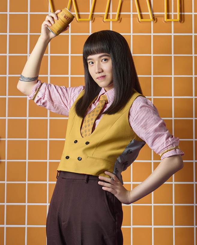 持修日前拍摄气泡酒品代言广告。（WAT提供）