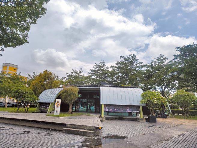 云林县斗六市精华区段的柚子馆重新定位，将从餐厅、咖啡馆转型为云林良品橱窗。（周丽兰摄）