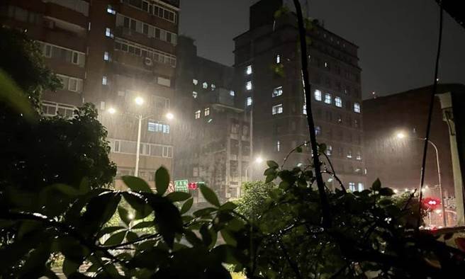 楊忠衡》不喜氣的「煙花」（愛傳媒提供）