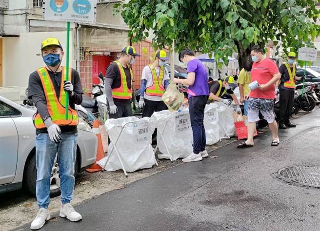 中市环保局安心上工将再释600名额，每月最高可领1万2800元。（台中市环保局提供／陈淑芬台中传真）