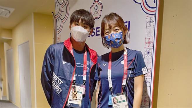 楊勇緯奪銀，長庚醫院團隊功不可沒，透過雷射針灸幫助他舒緩勇緯手肘周圍肌肉。（圖／長庚運動醫學團隊提供
）