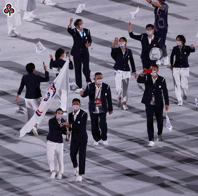 東京奧運於23日晚間開幕，中華隊在奧運會旗帶領下進入會場，接受在場表演舞者歡迎。（本報資料照）