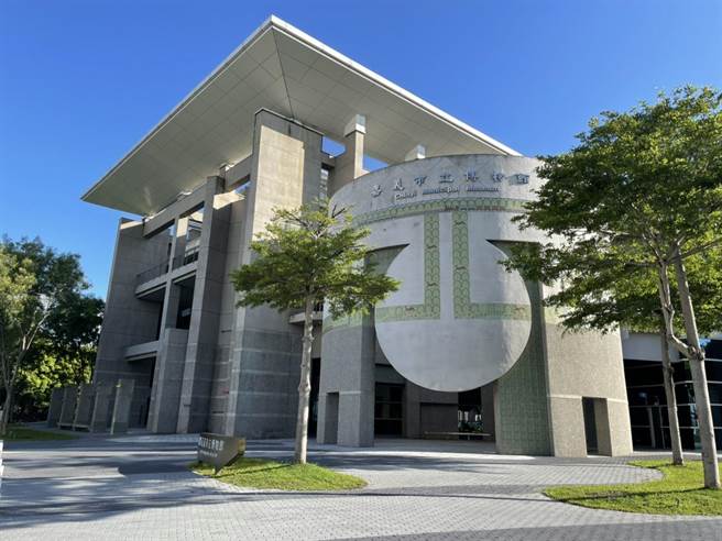 嘉义市立博物馆27日降二级后，採预约优先入馆，预约未满时再开放现场民眾登记入场。（嘉义市政府提供∕吕妍庭嘉义传真）