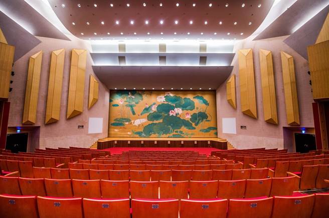 音乐厅採间隔座，进场人数上限426名。（嘉义市政府提供∕吕妍庭嘉义传真）