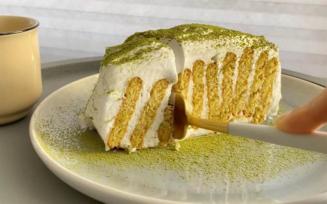 吴怡霈相当有耐心，制作甜点。（图/吴怡霈 脸书）