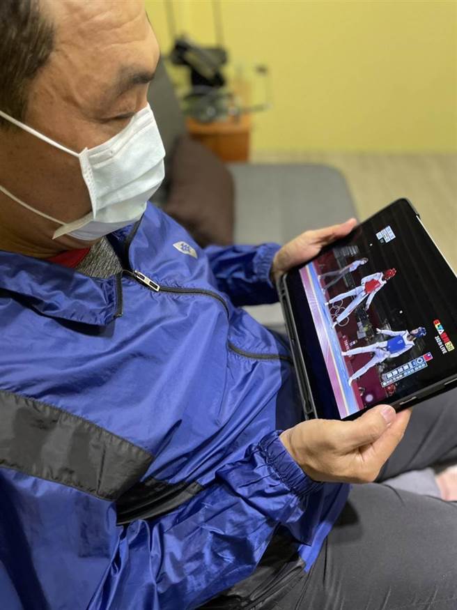 新北女将罗嘉翎夺铜，侯友宜致电祝贺。（新北市政府提供）