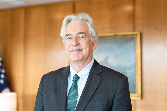 美中情局局長伯恩斯表示，他們正在探索以類似冷戰時期對付蘇聯的戰術來對付中國，大量在人力資源方面進行投資，在局內引進更多樣化、更具包容性的中國事務專家。（圖／NPR）