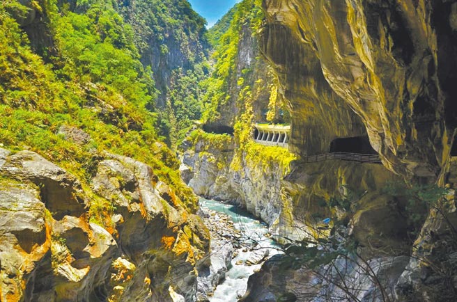 全國警戒將降為二級，太魯閣國家公園境內包括生態保護區、錐麓古道等其他管制區步道與山屋，仍維持關閉暫不開放。（太魯閣國家公園管理處提供／王志偉花蓮傳真）