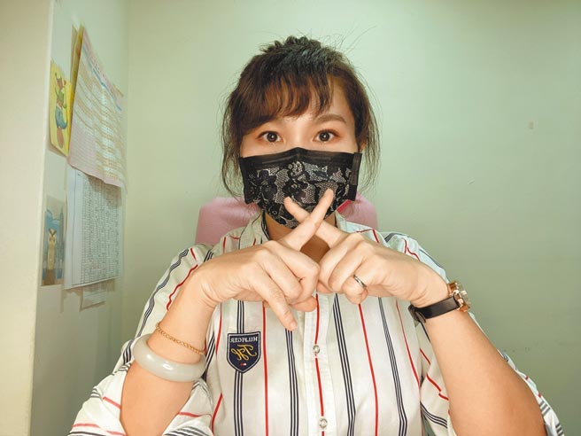 高市府23日晚間公布漏電的鑑定結果，高市議員李雅靜質疑，市府根本是想將責任甩鍋給包商。（李雅靜提供／洪浩軒高雄傳真）