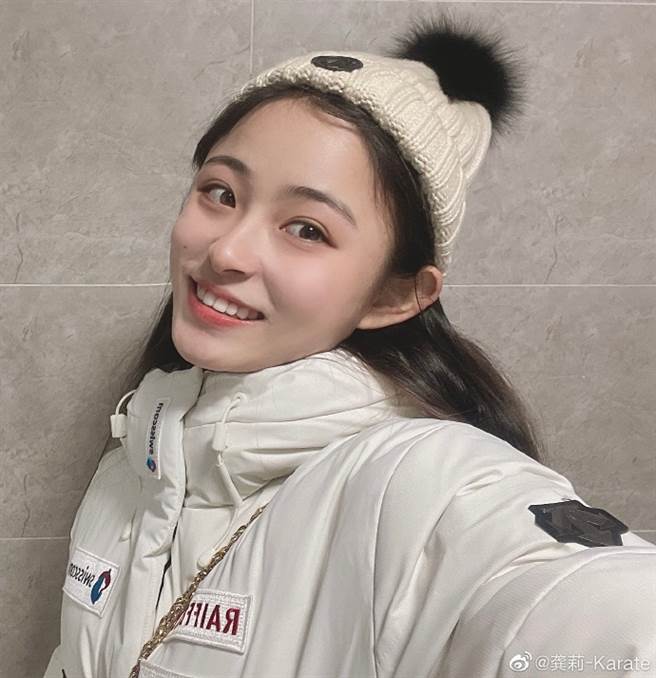 龔莉第一次參加國際比賽就取得冠軍。（圖/翻攝自龔莉微博）