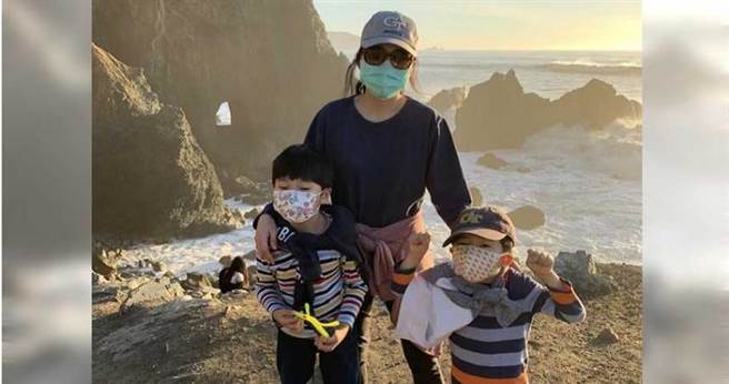 李佳璇本来是带小孩回台湾过暑假，没想到婆婆主动提出「小孩我来带，你去当志工」。（图／李佳璇提供）