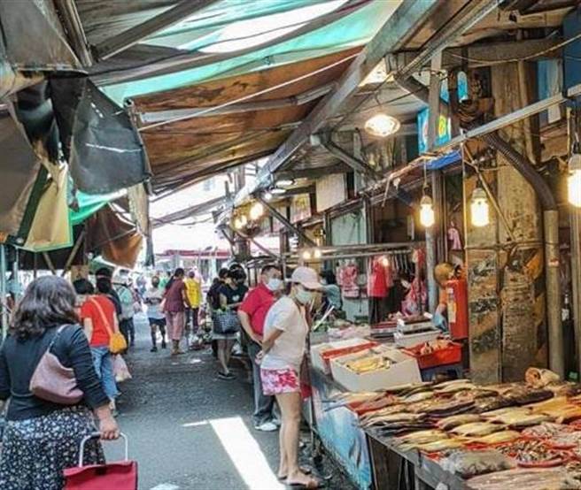 根据《美丽岛电子报》7月国政民调显示，有70.1%认为国内整体经济现况不好。（示意图/资料照片）