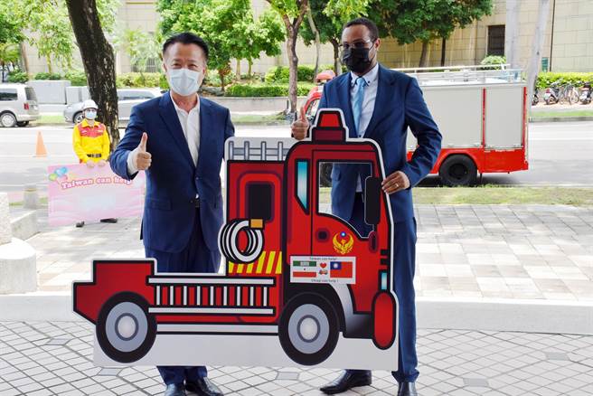 為促進與友好國家「索馬利蘭共和國」的實質關係，嘉義縣消防局將1輛整新過的小型消防水車援贈給索國，今26日舉辦援贈儀式。（呂妍庭攝）