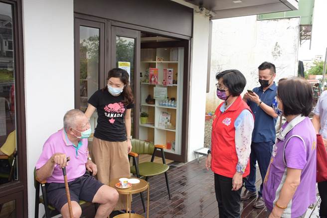 目前县内已经有15家机构申请，预计可以服务约200位的长辈。(吴建辉摄)