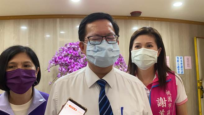 郑文灿说，3确诊者是1家人，案15684是餐馆员工，餐馆解禁恢復营运前要求快筛，阳性确诊。(蔡依珍摄)