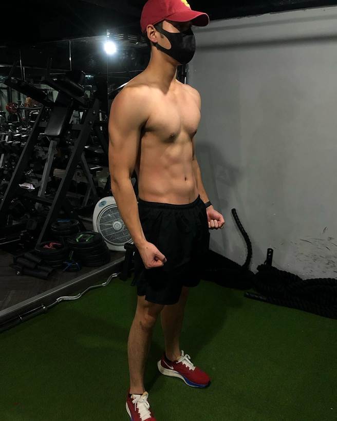 周予天防疫期间持续练体能。（星空飞腾提供）