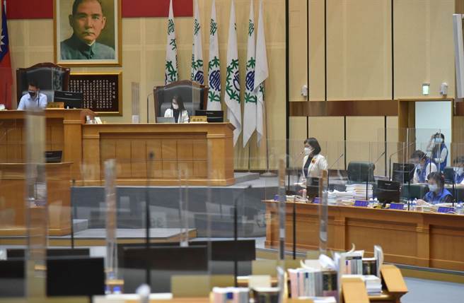 云林县议会3党团向中央喊话，尽速普发1万元纾困金。（云林县政府提供／张朝欣云林传真）