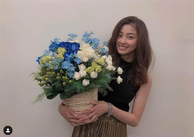 朝比奈彩拥有9头身好比例。（图／翻摄自IG）　