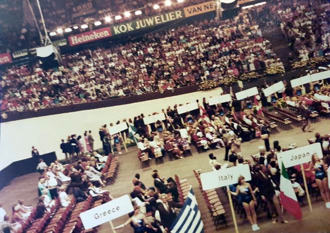 美髮世界大賽的規格及盛況堪稱奧運等級，世界一流美髮高手群聚，對林美秀與先生來說，是交流與學習的好時機。（林美秀提供／袁庭堯高雄傳真）