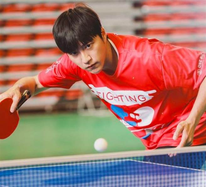 江宏傑緊守東奧桌球轉播，被女兒一句話問倒。（圖／翻攝自IG）