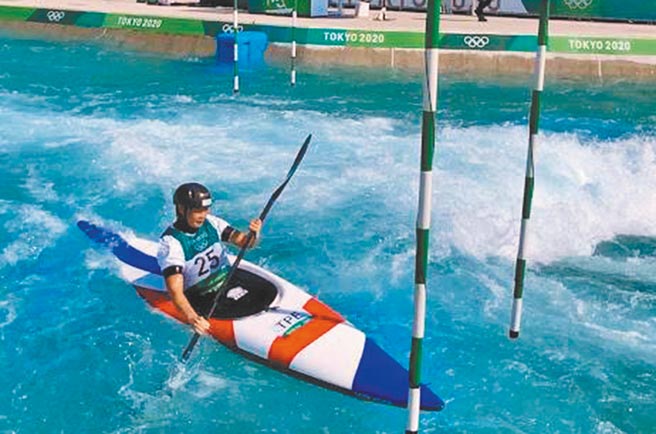輕艇激流好手張筑涵為賽事練習，為我國寫下奧運參賽史新頁。（台中市政府提供／陳世宗台中傳真）