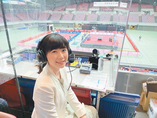 福原愛今在富士電視台解說東奧賽事。（摘自推特）