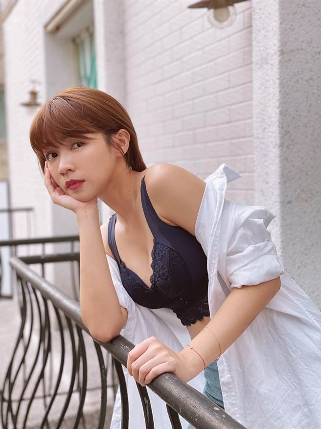 曾智希大方展露好身材。（圖／曾智希 臉書）