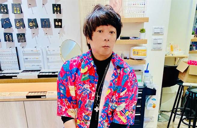 曹西平在演艺圈有极佳人缘。（图／曹西平的粉丝爱团脸书）