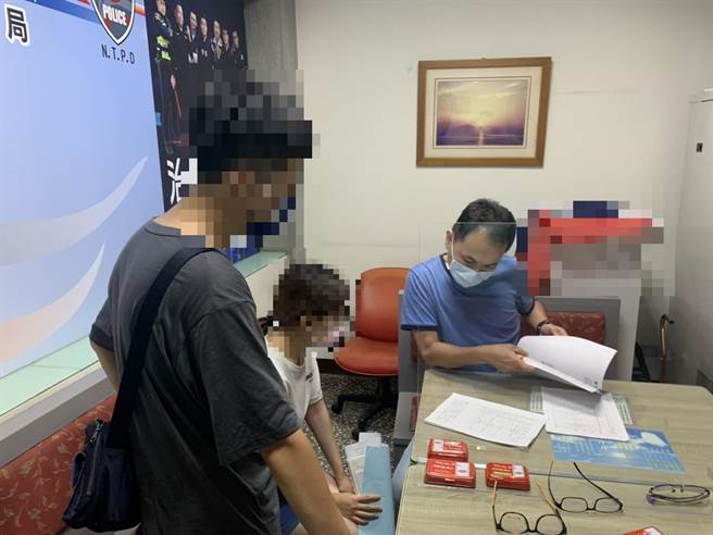 新北市板橋區詹姓男子2012年時獨自離家，家人頻頻聯繫不著，以為詹男是因工作不順等原因暫時消失，警方近期清查失蹤人口和無名屍資料，意外尋獲詹男，可惜他在失蹤同一年便已身亡。（土城分局提供）