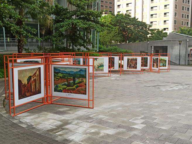 新北市三峡区北大高中与李梅树纪念馆合作推展梅树月巡迴活动，今日起至10月中旬将在校园展出李梅树、郭柏川、陈澄波等画家笔下的40件故乡风景画作，以「户外美术馆」的形式，让师生零距离亲近大师画作。（北大高中提供）