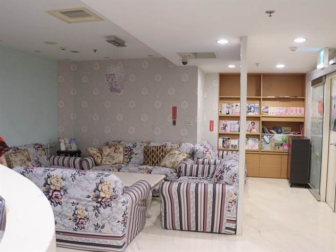 法务部行政执行署新北分署将于8月3日举办不动产拍卖会，标的物中坐落于板桥旧火车站后站商圈的产后护理之家相当罕见。（新北分署提供）