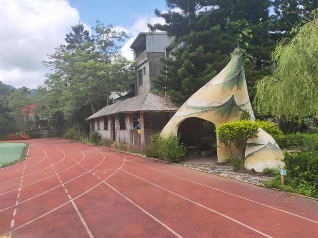 新北市三峡区五寮保有传统客庄型态，新北市客家局将投入320万元，与在地区公所合作，邀请家学者与青年投入地方田野调查，并办理客庄创生体验活动，盼增加自在地民眾连结，建造客庄友善公共领域。（客家局提供）