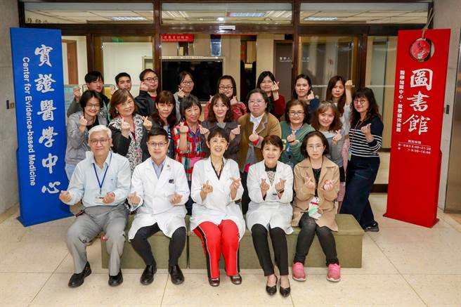 臺北荣总教学部团队合影。（北荣提供）